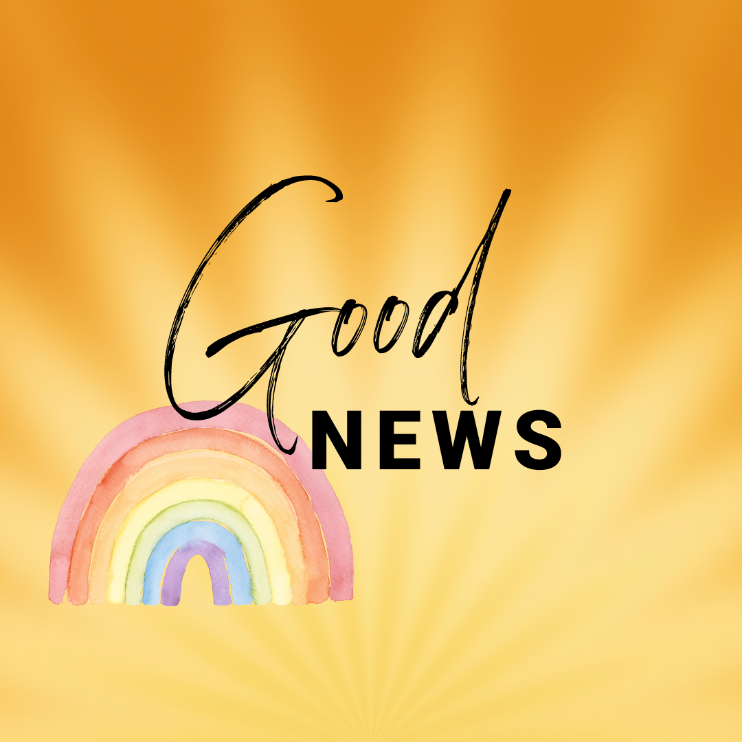 Good News auf orangem Hintergrund mit Regenbogen