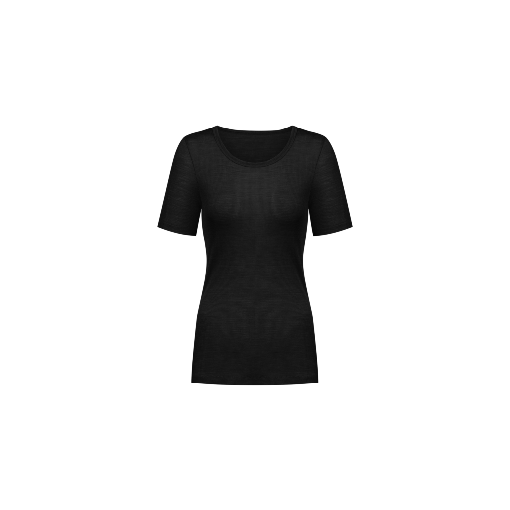Schwarzes Basic Shirt für einen optimalen Herbstlook.