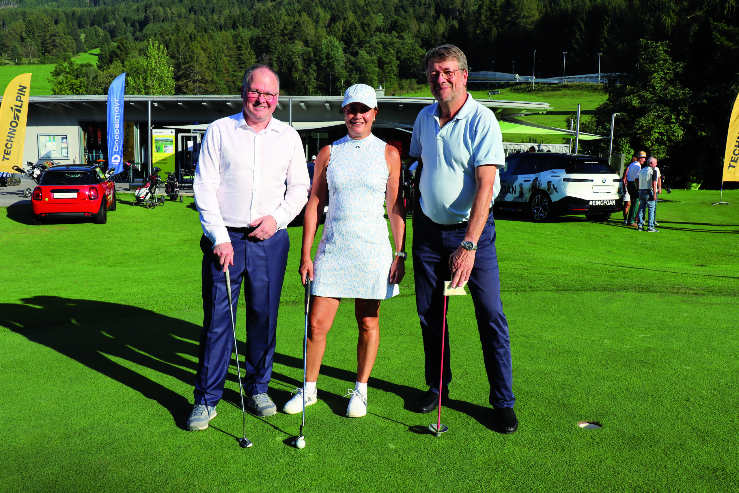 Interalpin Golftrophy: Christian Mayerhofer (GF CMI), Heidi Verocai-Doenz (Alpenprivatbank Vorstand) und Erich Pechlaner