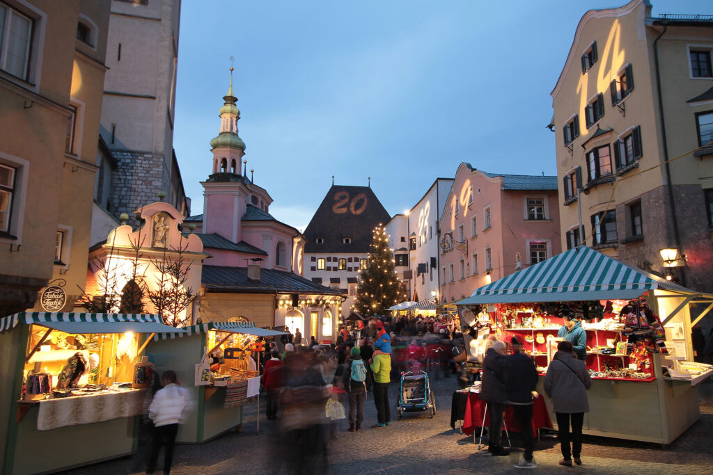 Advent in Tirol Acht Christkindlmärkte laden beschaulich und genussvoll in die Vorweihnachtszeit