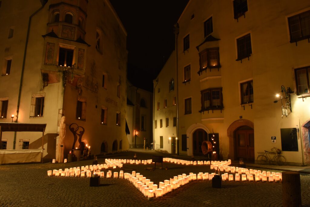 Rattenberg, Advent, Platz der 1000 Lichter