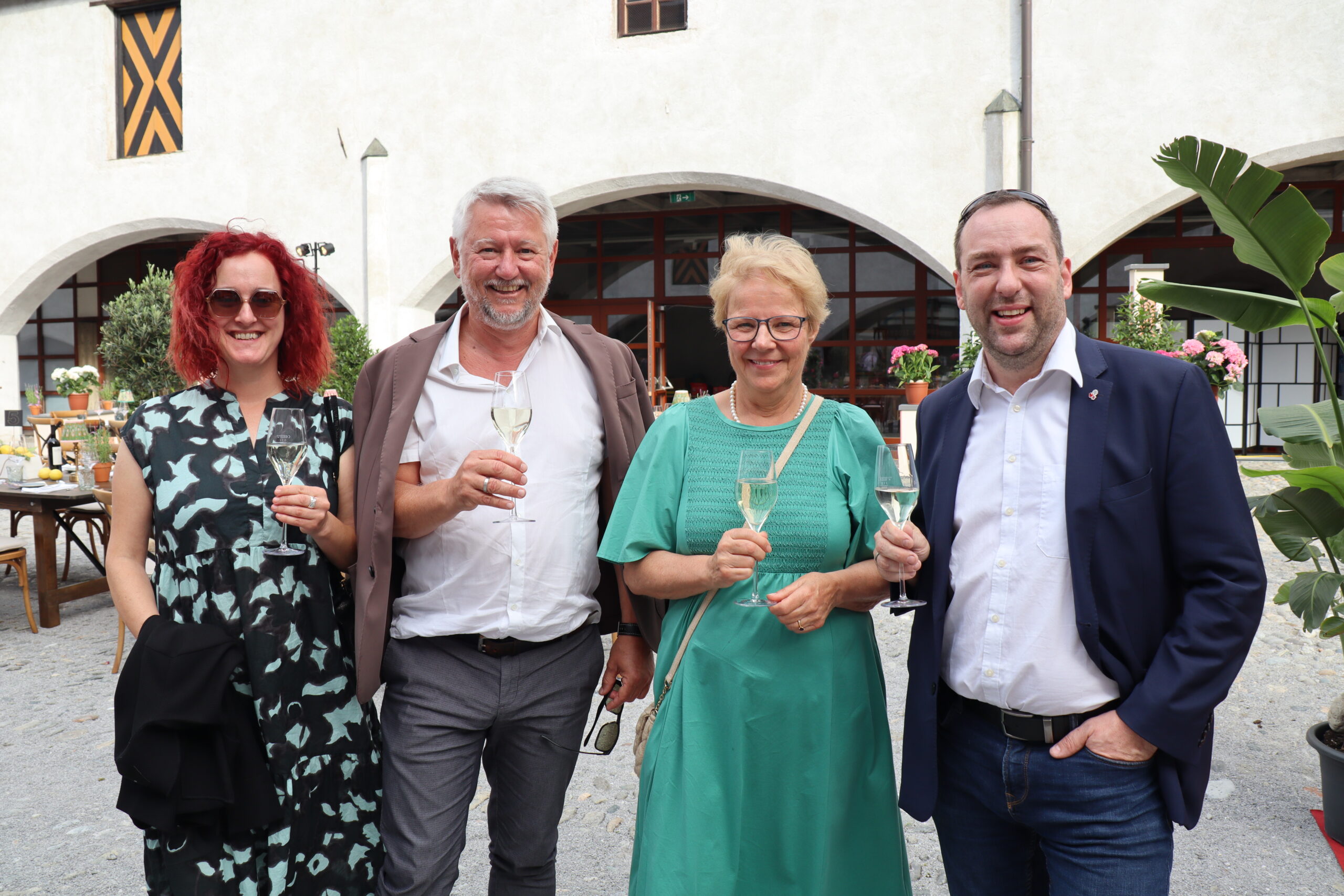 Kunst, Genuss & sommerfreude Art-Circle-Gala im Zeughaus Innsbruck