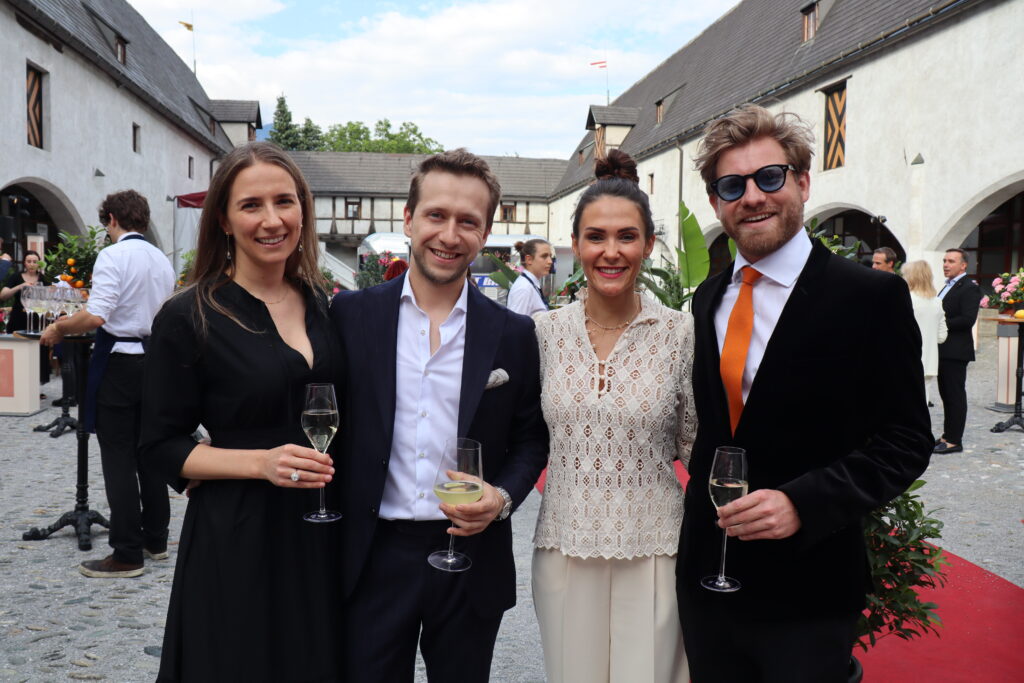 Kunst, Genuss & sommerfreude Art-Circle-Gala im Zeughaus Innsbruck