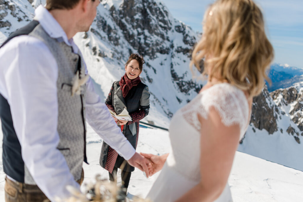 Hochzeitsrednerin Susan Parth, freie Trauung auf dem Hafelekar, "Wedding for 2".