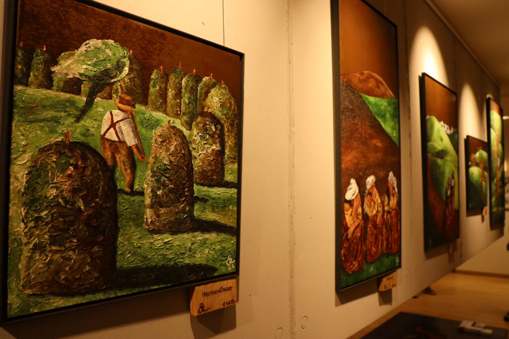 Kunst trifft Couch, Einrichtungshaus Föger