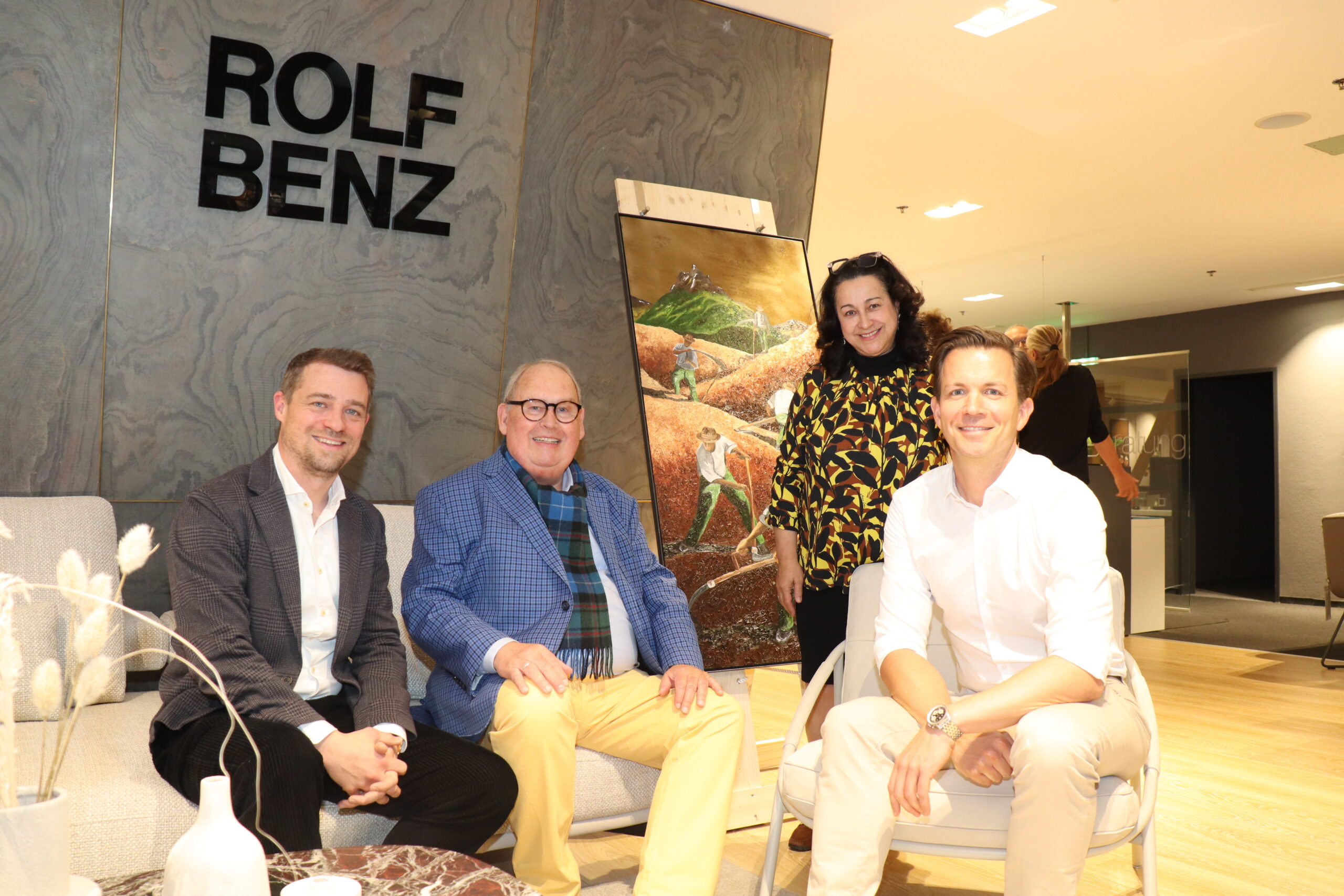 Kunst trifft Couch, Einrichtungshaus Föger