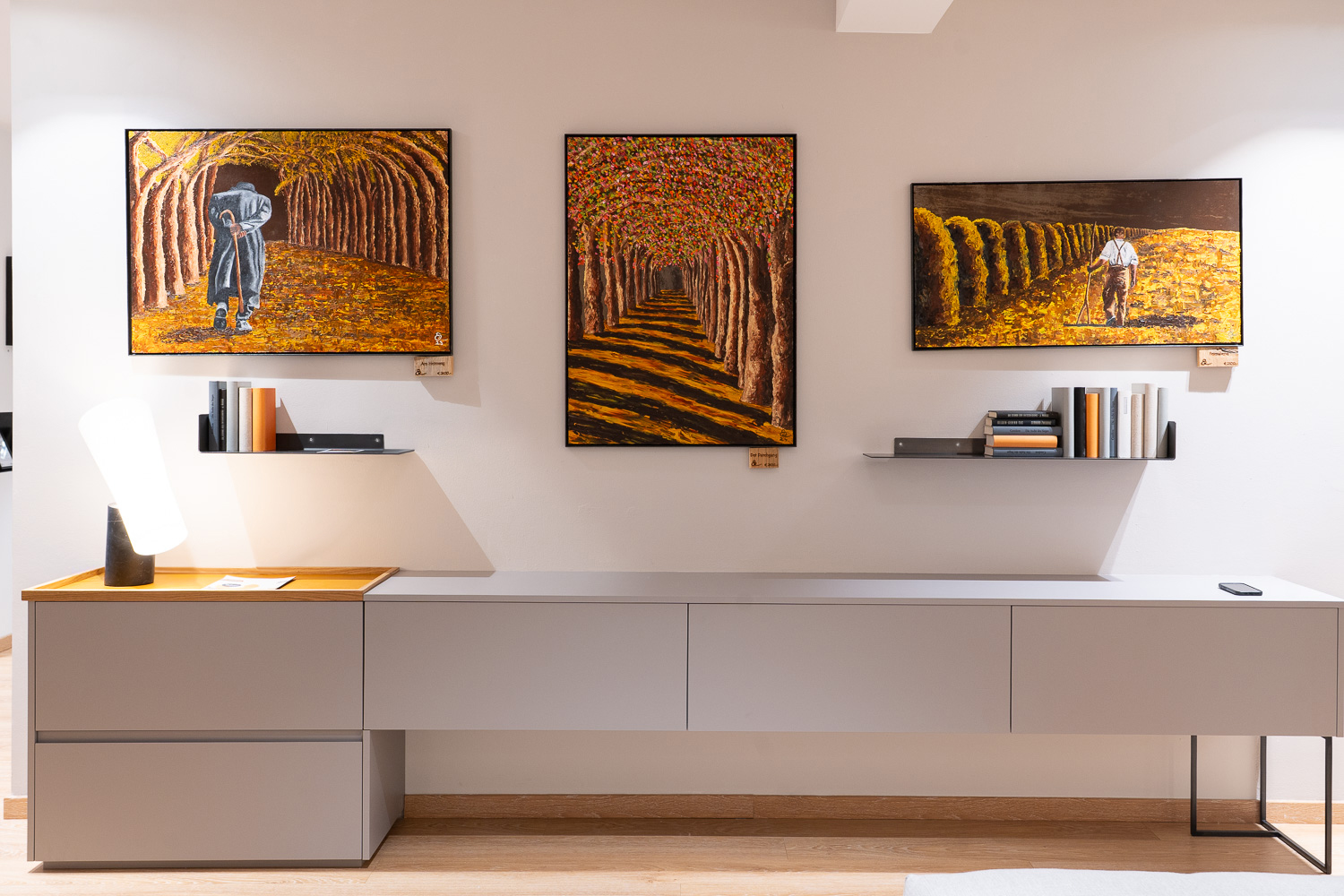 Kunst trifft Couch, Einrichtungshaus Föger