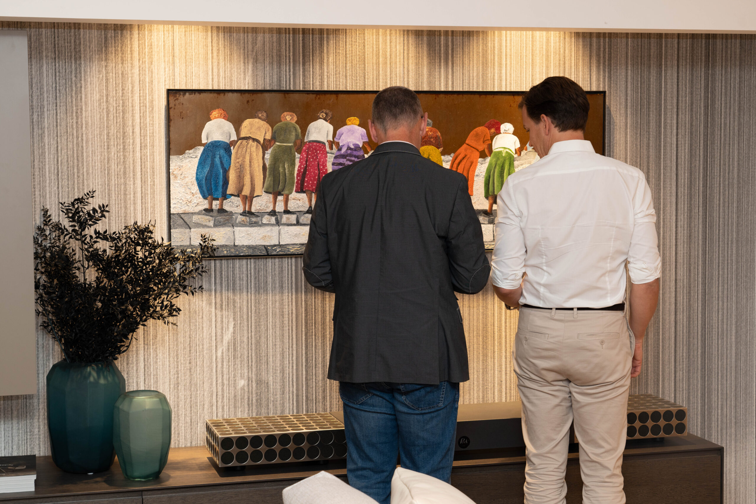 Kunst trifft Couch, Einrichtungshaus Föger