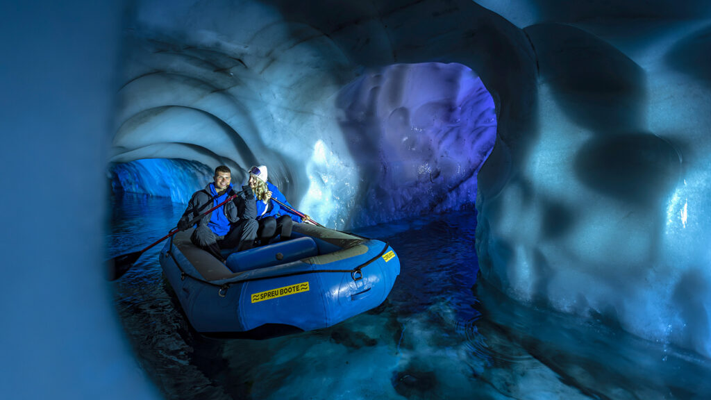 Natureispalast Erler GmbH: Exklusive Teamevents am Hintertuxer Gletscher für nachhaltige Mitarbeitermotivation.